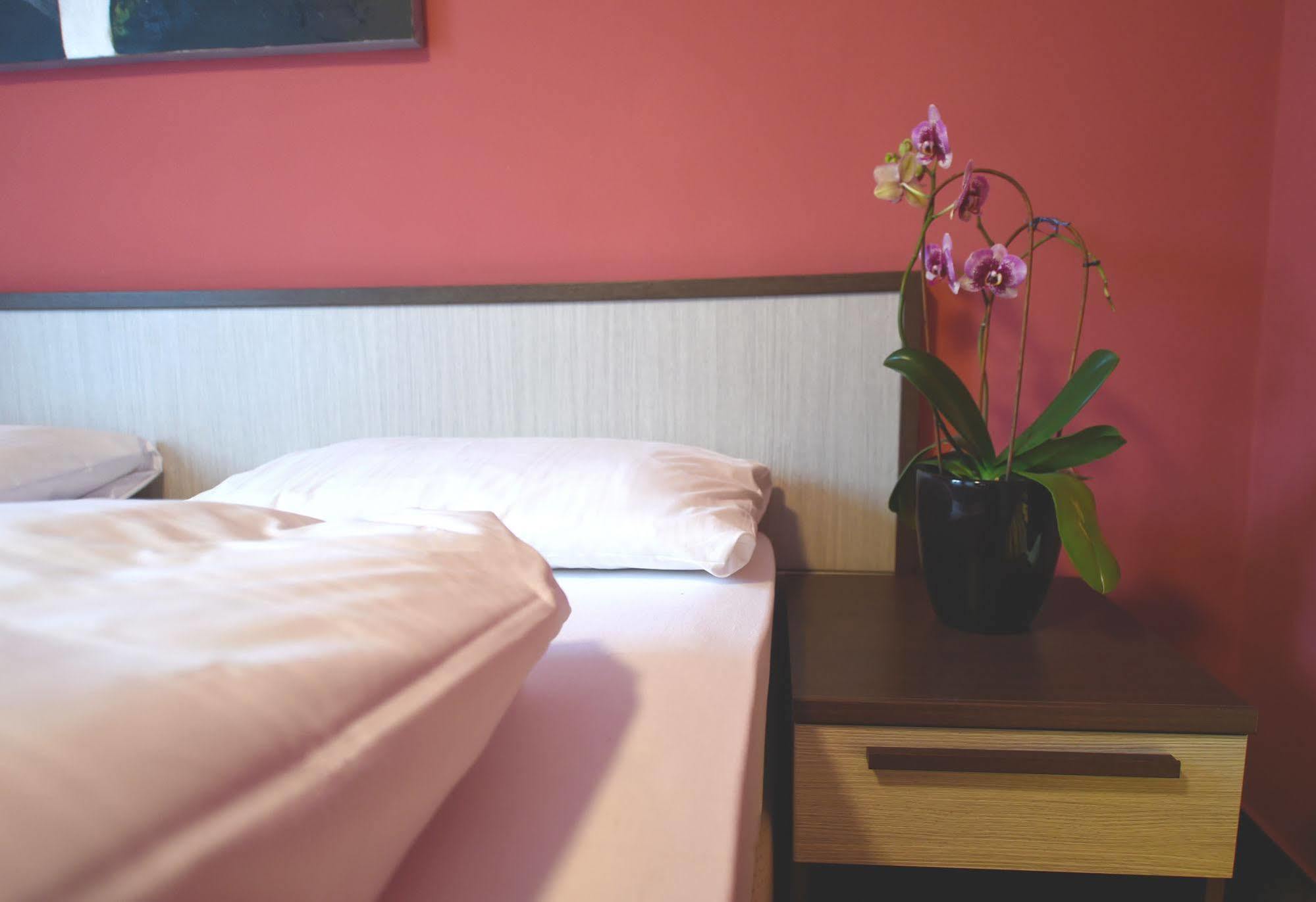 Hotel Dolce Vita แบร์นคาสเทล-คืสท์ ภายนอก รูปภาพ